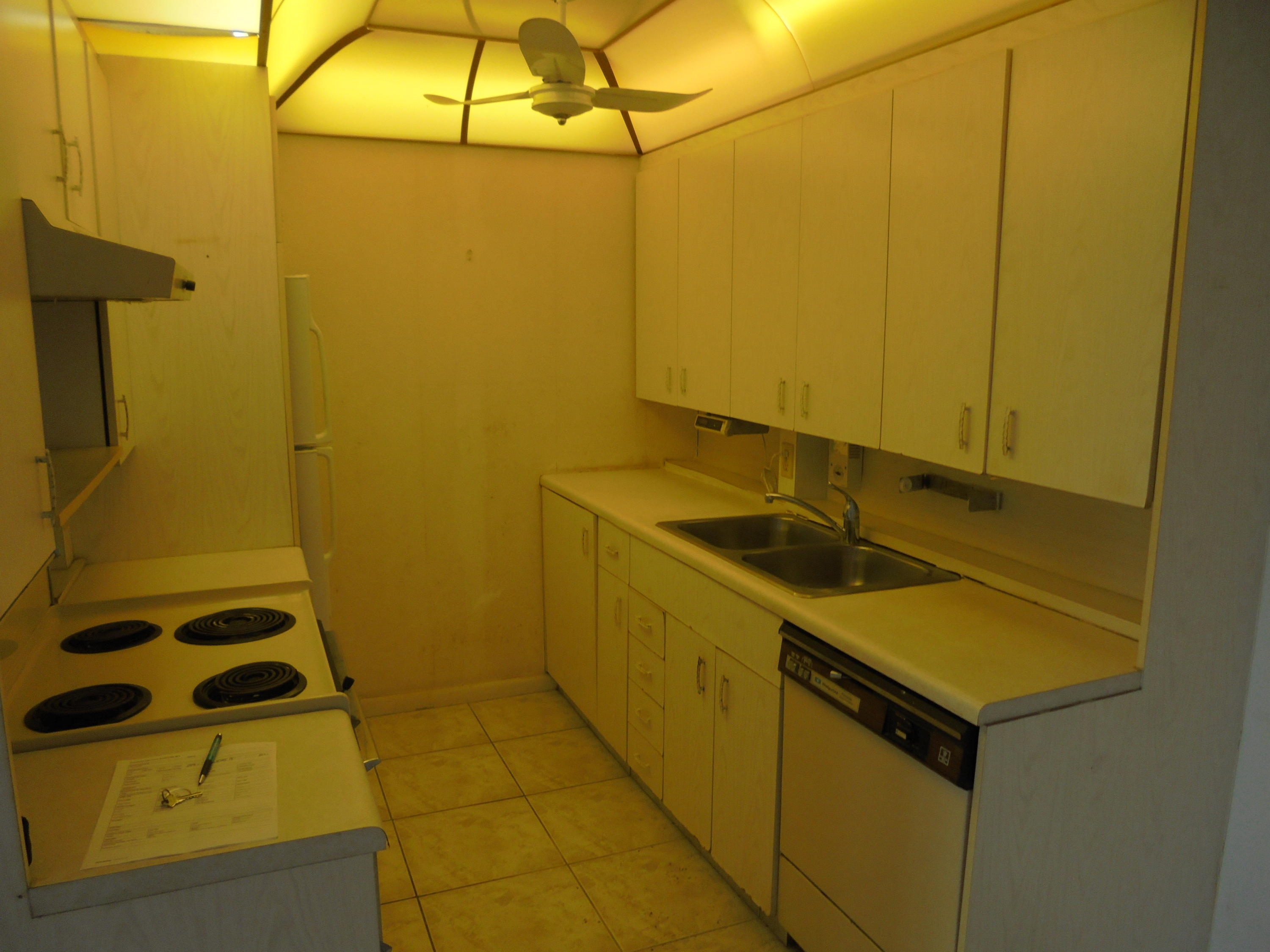 2032 Cornwall East Boca Raton, FL 33434 - Photo 2 of 13 2032 Cornwall B 002