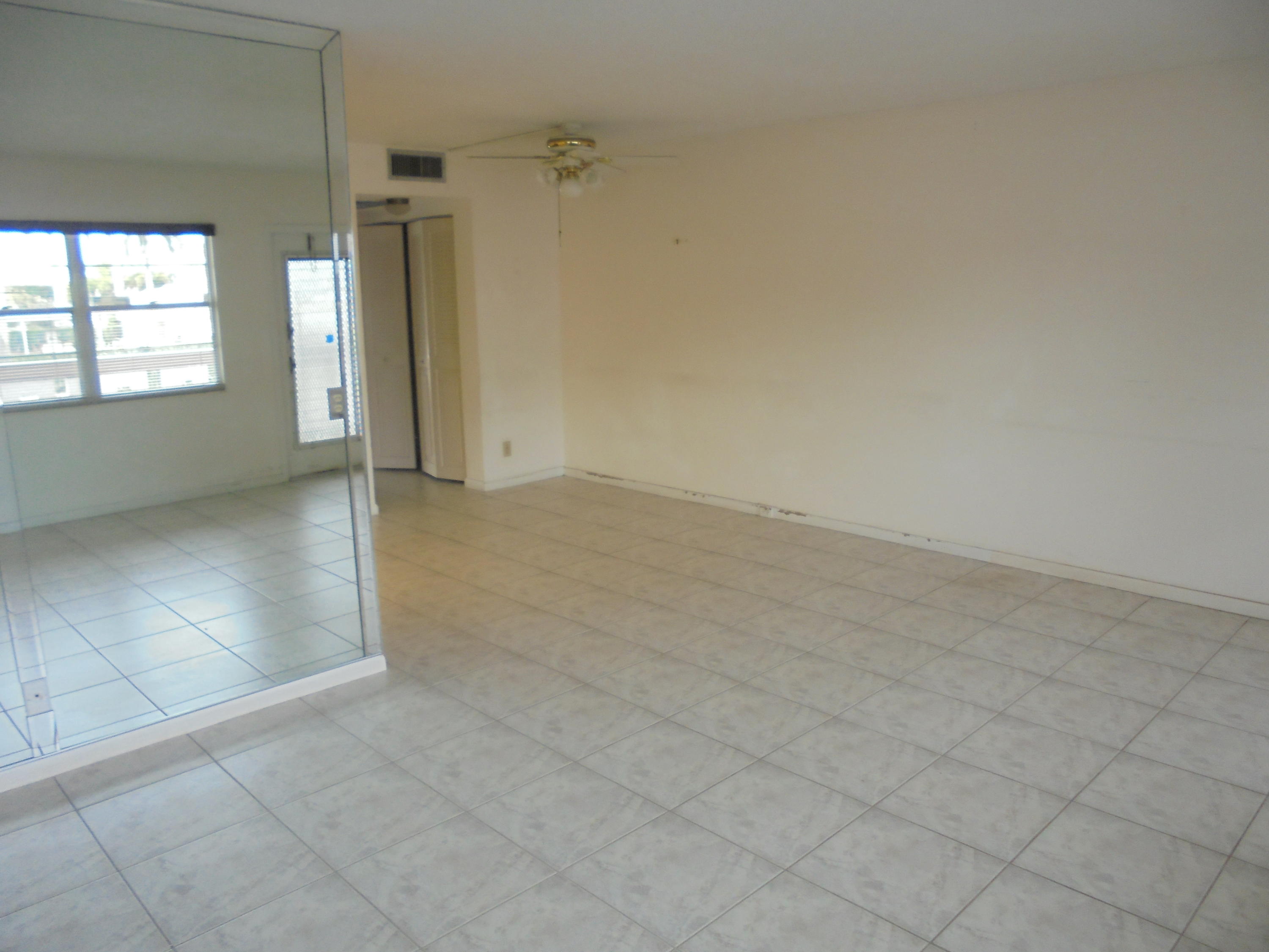 2032 Cornwall East Boca Raton, FL 33434 - Photo 7 of 13 2032 Cornwall B 007