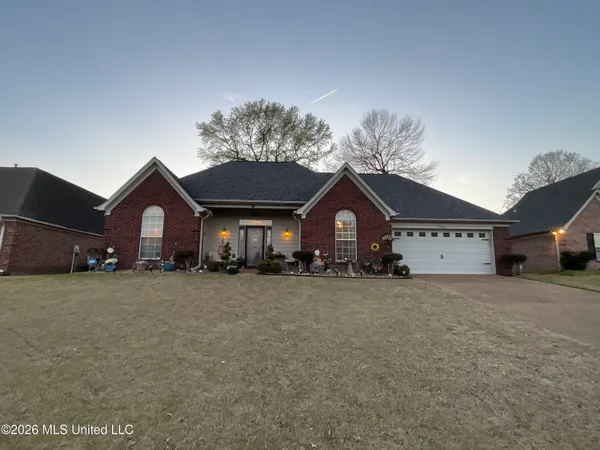$335,000 | 7741 Meadow Ridge Lane, Olive Branch, MS 38654