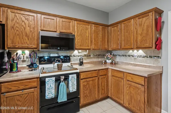 $335,000 | 7741 Meadow Ridge Lane, Olive Branch, MS 38654