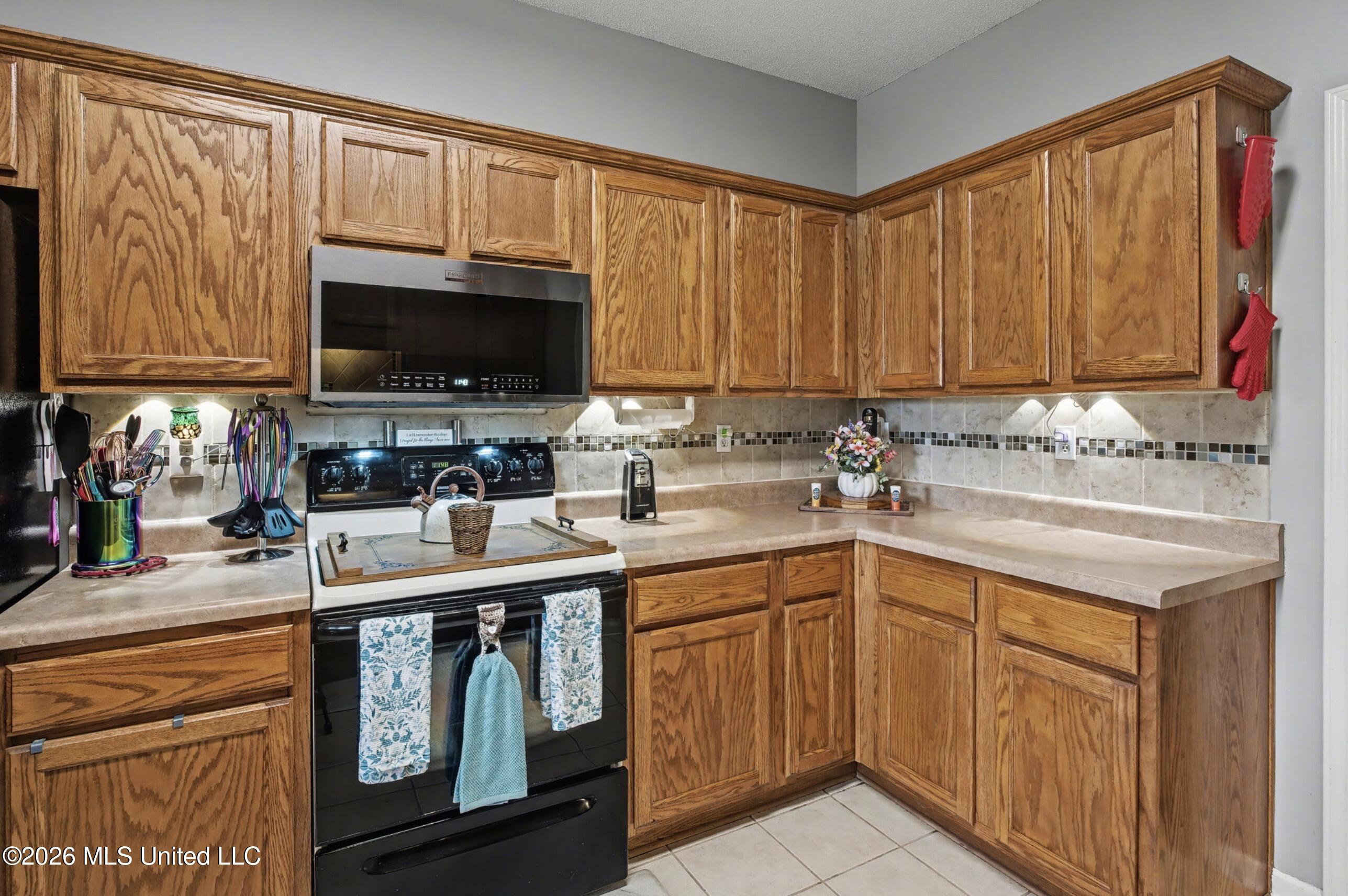 7741 Meadow Ridge Lane Olive Branch, MS 38654 - Photo 11 of 31 IMG_1299