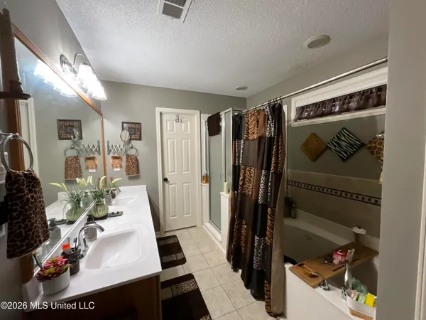 $335,000 | 7741 Meadow Ridge Lane, Olive Branch, MS 38654