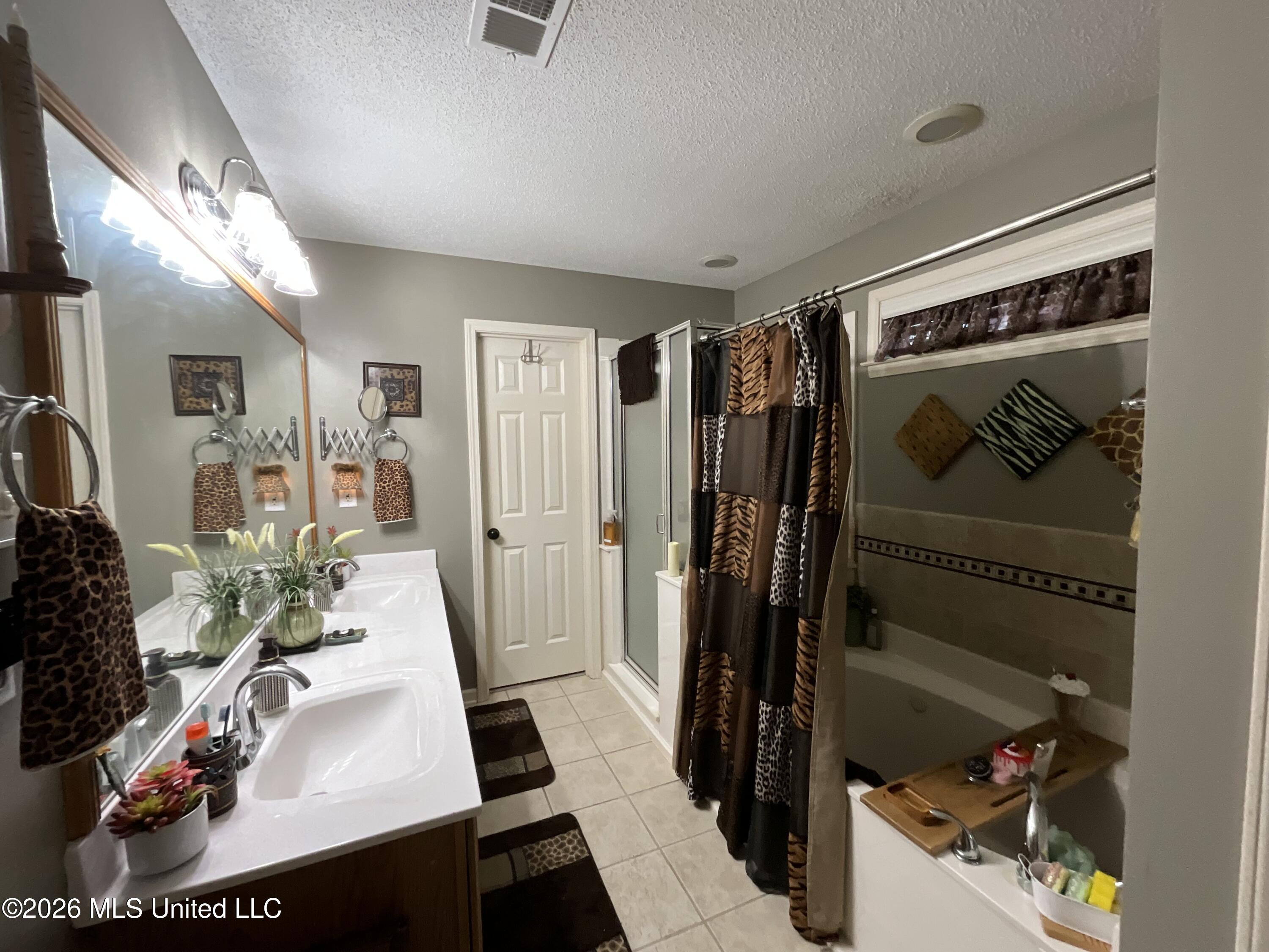 7741 Meadow Ridge Lane Olive Branch, MS 38654 - Photo 6 of 12 IMG_1265