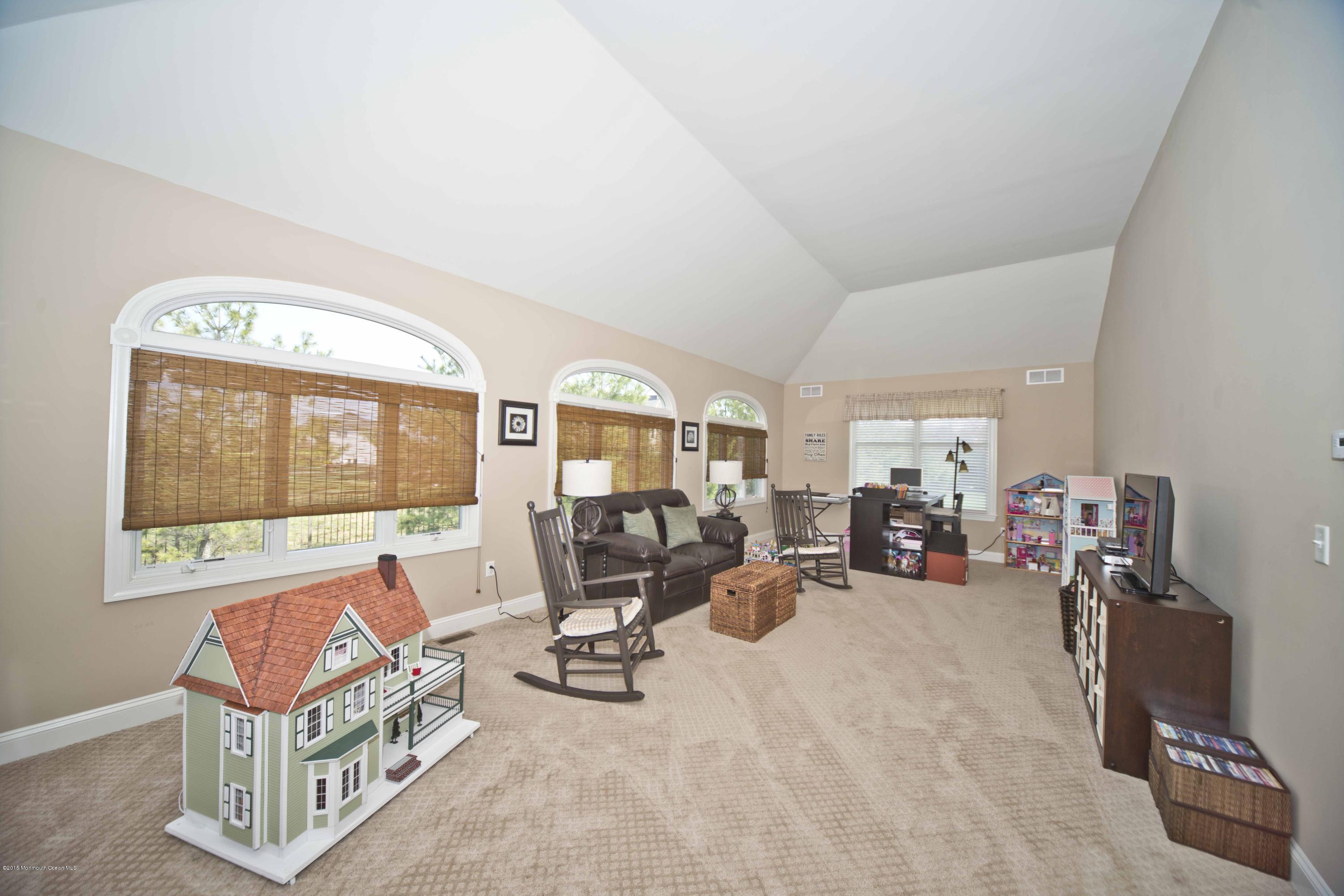 270 Deerfield Road Morganville, NJ 07751 - Photo 12 of 31 DSC_7237