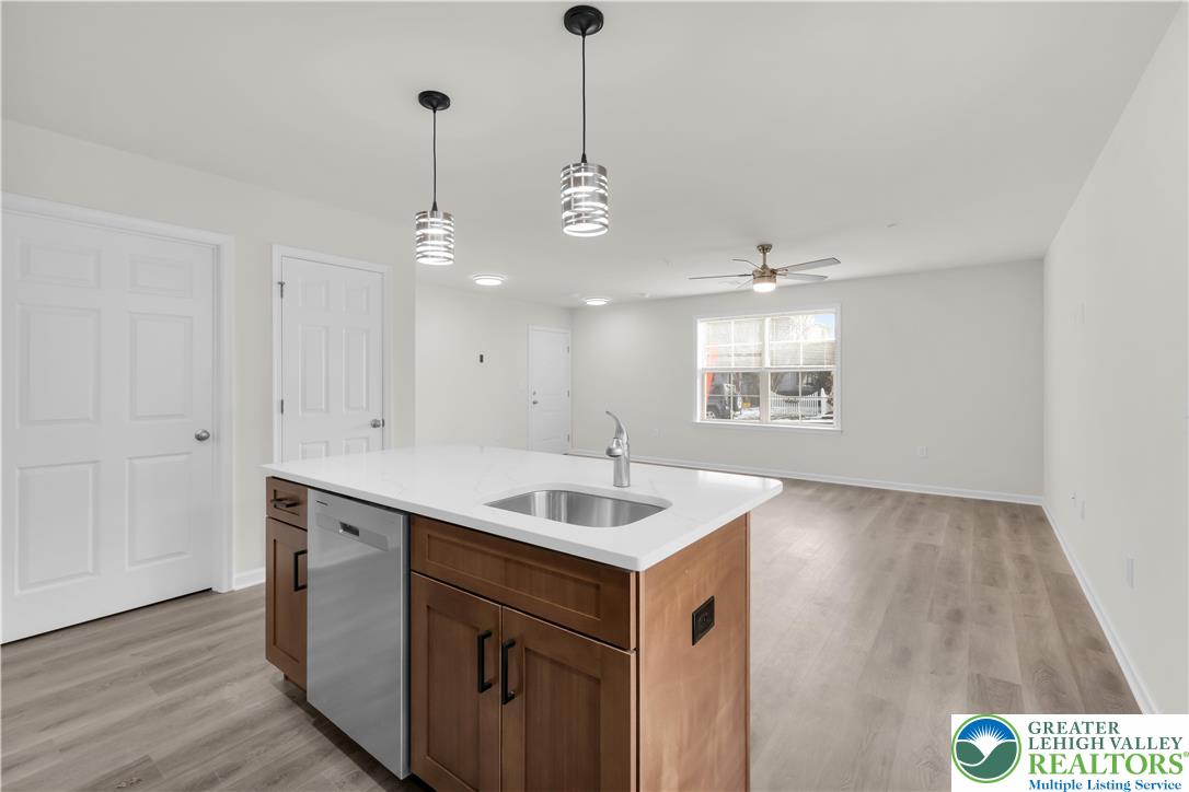 1513 Maple Street, Unit 101 Bethlehem, PA 18017 - Photo 6 of 21