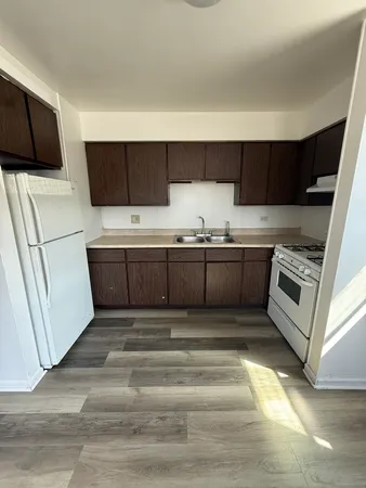 $1,350 | 1627 Woodbine Drive, Unit 2, Round Lake Beach, IL 60073