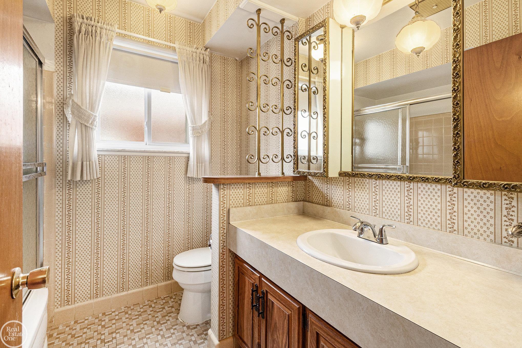 2366 Edwin Warren, MI 48092 - Photo 14 of 22 First Floor Main Bathroom