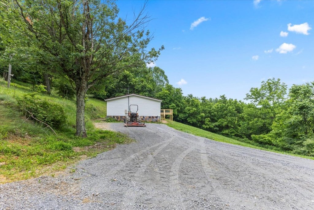 14450 Rattle Creek Road Abingdon, VA 24210 - Photo 4 of 34 Gallery Image 4