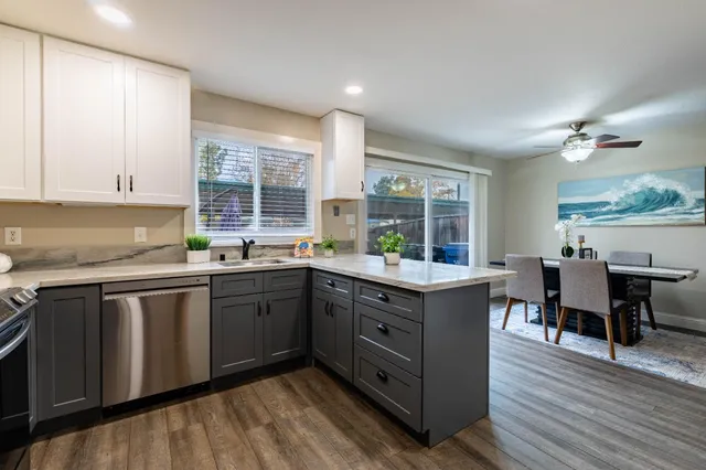 $379,900 | 8913 Salmon Falls Drive, Unit D, Sacramento, CA 95826