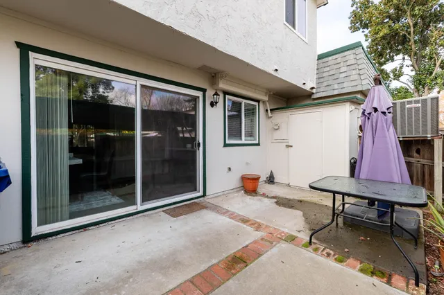 $379,900 | 8913 Salmon Falls Drive, Unit D, Sacramento, CA 95826