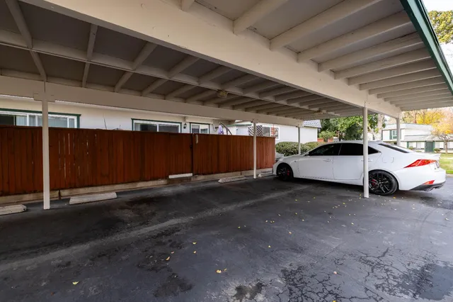 $379,900 | 8913 Salmon Falls Drive, Unit D, Sacramento, CA 95826