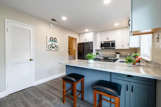 $379,900 | 8913 Salmon Falls Drive, Unit D, Sacramento, CA 95826