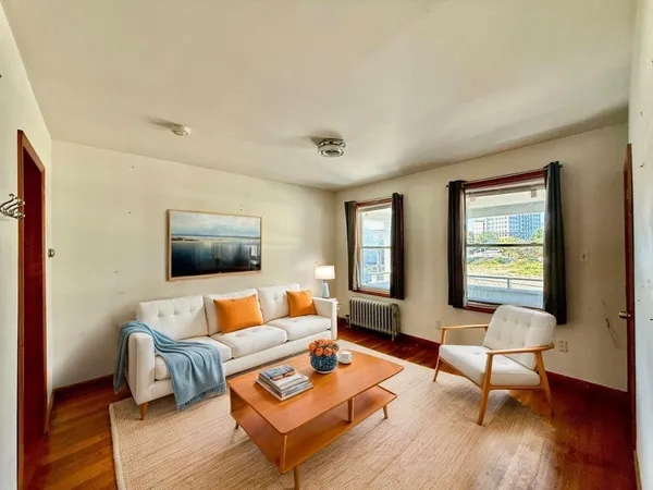 $2,050 | 18 Bigelow Street, Unit 1, Quincy, MA 02169