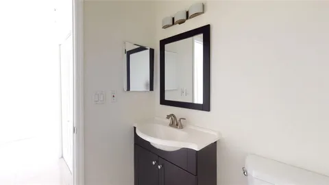 $4,300 | 632 Northeast 20th Street, Unit 4, Wilton Manors, FL 33305