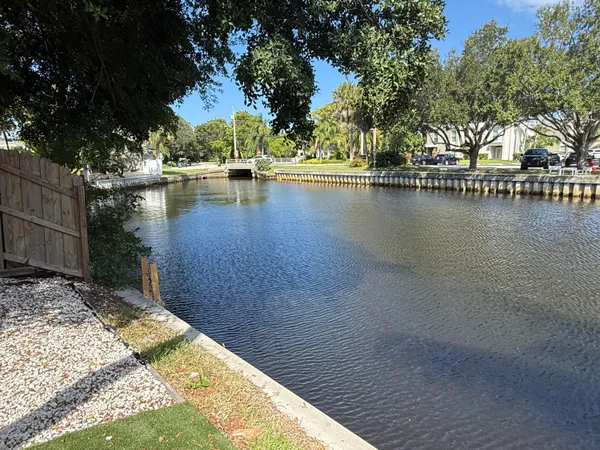 $4,300 | 632 Northeast 20th Street, Unit 4, Wilton Manors, FL 33305