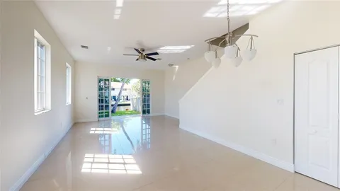 $4,300 | 632 Northeast 20th Street, Unit 4, Wilton Manors, FL 33305