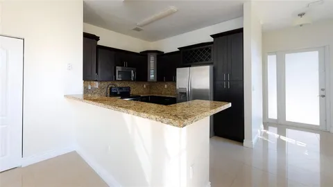 $4,300 | 632 Northeast 20th Street, Unit 4, Wilton Manors, FL 33305