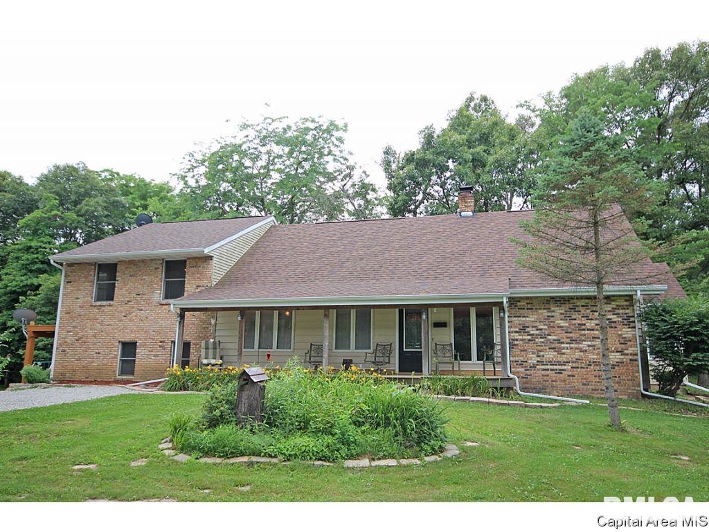 11087 Robin Lane Athens, IL 62613 - Photo 1 of 36 Gallery Image 1