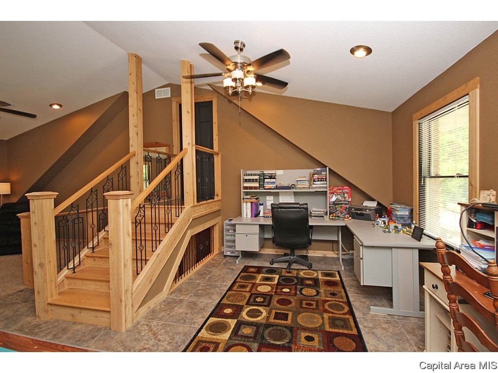 11087 Robin Lane Athens, IL 62613 - Photo 23 of 36 Gallery Image 23