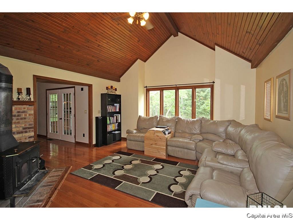 11087 Robin Lane Athens, IL 62613 - Photo 5 of 36 Gallery Image 5