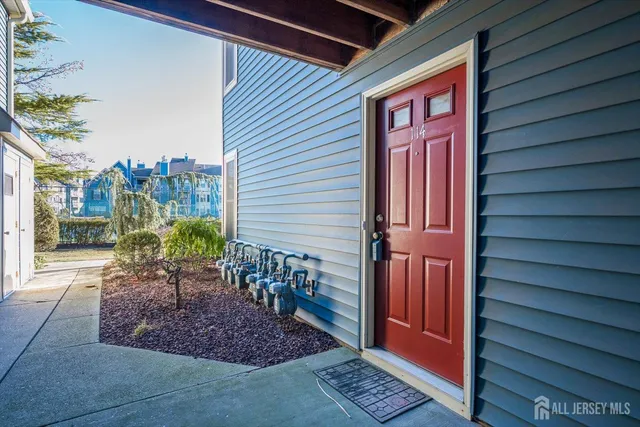 $2,575 | 114 Longfield Court, East Brunswick, NJ 08816