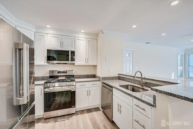 $2,575 | 114 Longfield Court, East Brunswick, NJ 08816