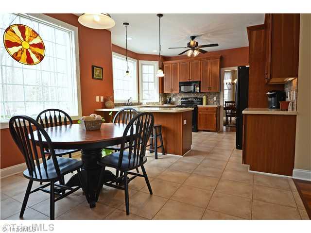 7805 Gold Ridge Road Oak Ridge, NC 27310 - Photo 4 of 21 Breakfast.