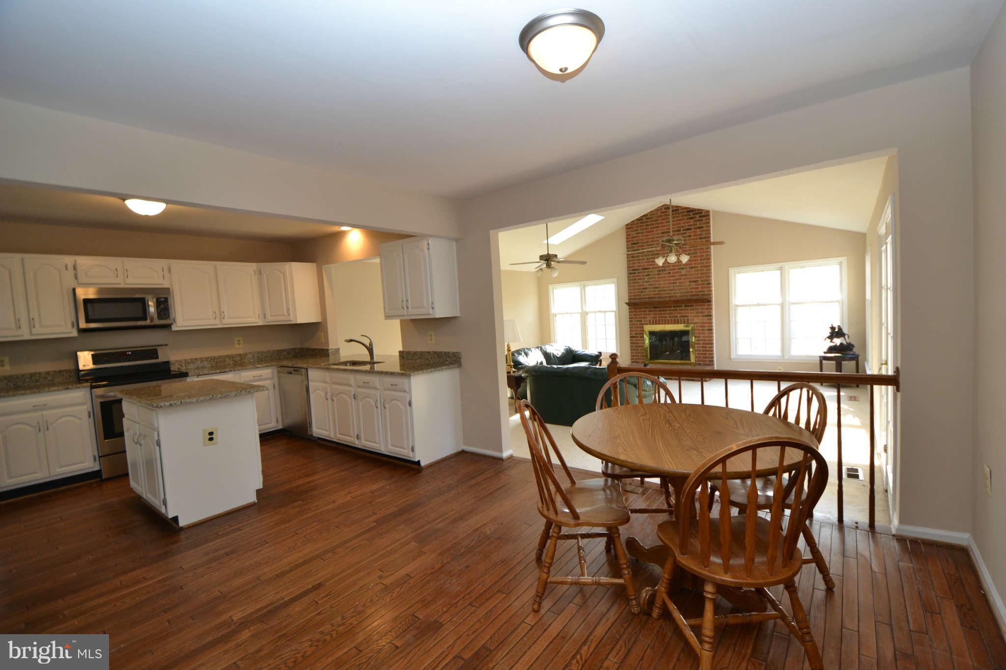 9513 Retriever Road Burke, VA 22015 - Photo 10 of 22 Kitchen