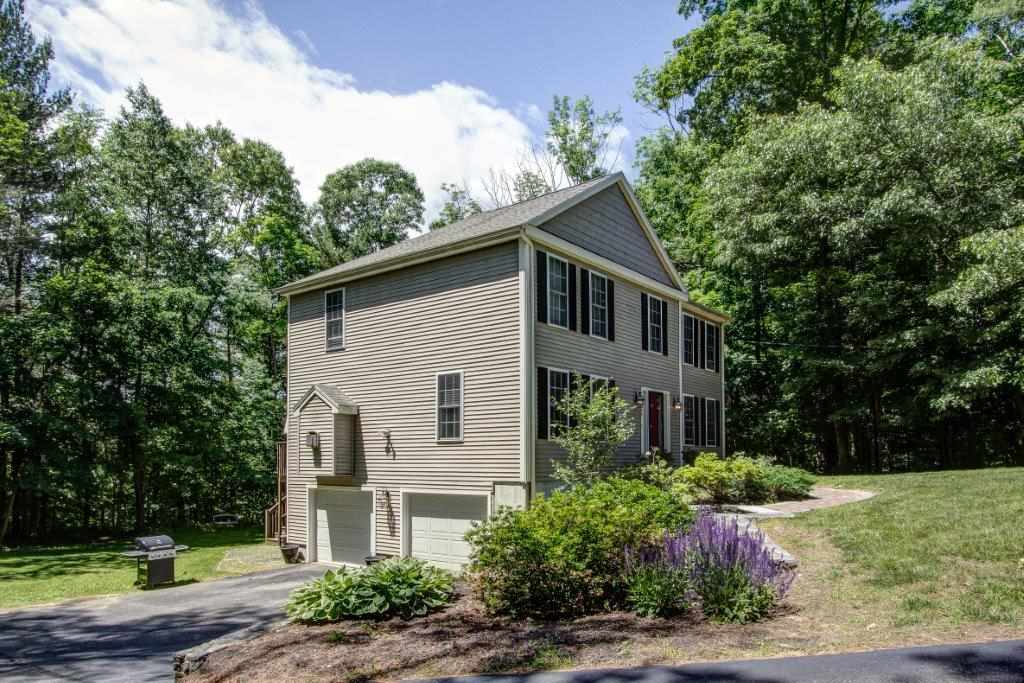 688 Exeter Road Hampton, NH 03842 - Photo 5 of 32