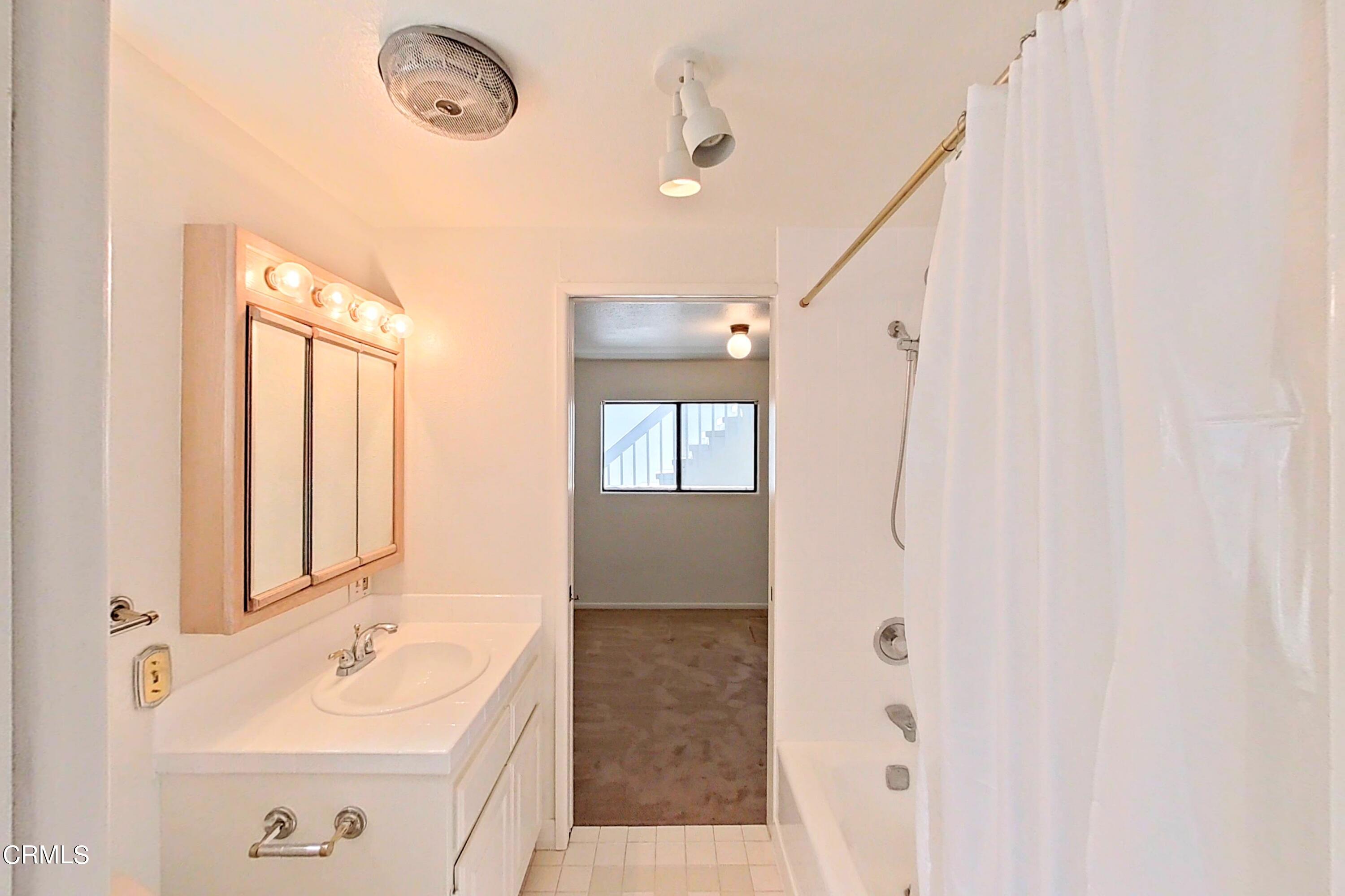 3421 Sunset Lane Oxnard, CA 93035 - Photo 25 of 42 plane_64034d1b6fe3c