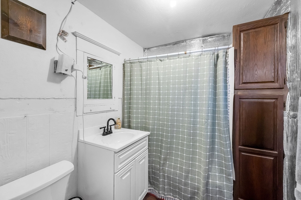 112 Hampshire Street Springfield, MA 01151 - Photo 16 of 31 Gallery Image 16