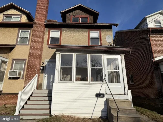 $220,000 | 205 Marshall Avenue, Darby, PA 19023
