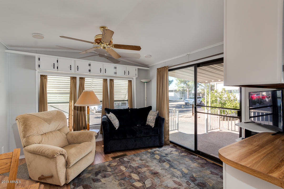 17200 West Bell Road, Unit 247 Surprise, AZ 85374 - Photo 7 of 40 Lots of Light