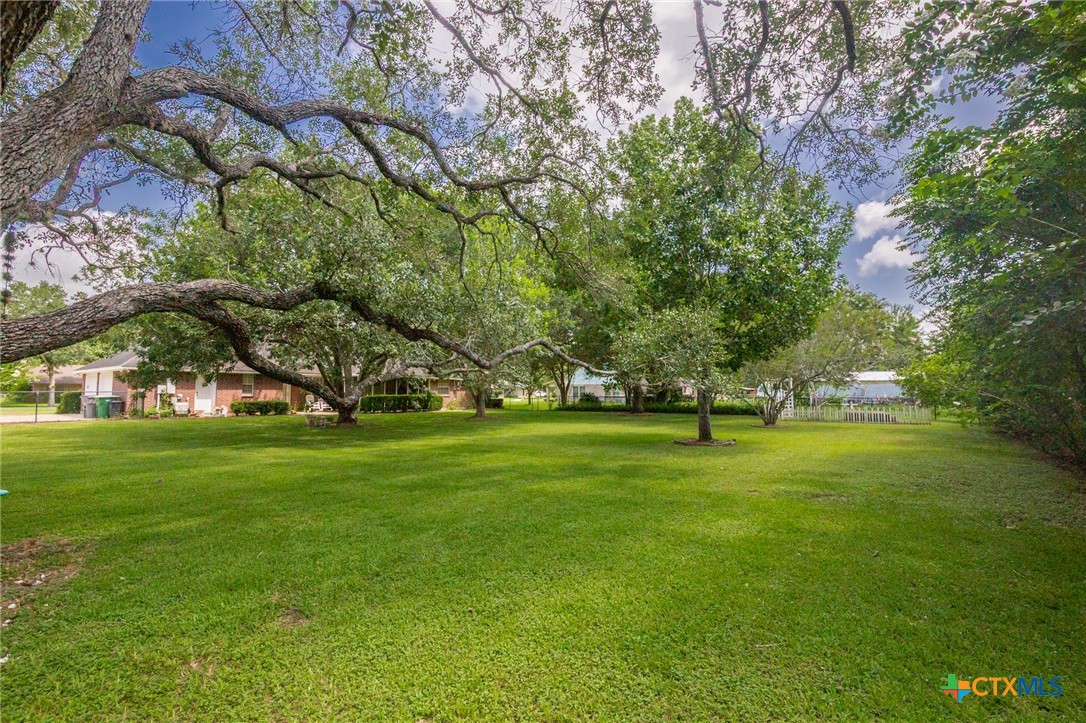 303 Perth Road Victoria, TX 77904 - Photo 36 of 39