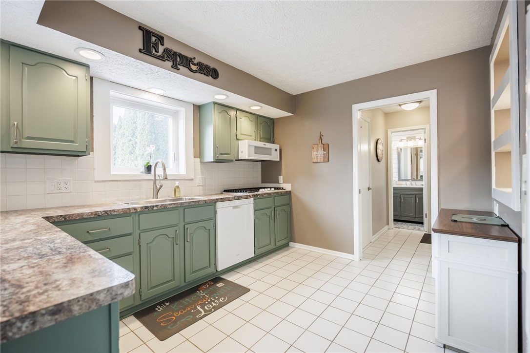 5 Silver Ridge Drive Greece, NY 14626 - Photo 18 of 41