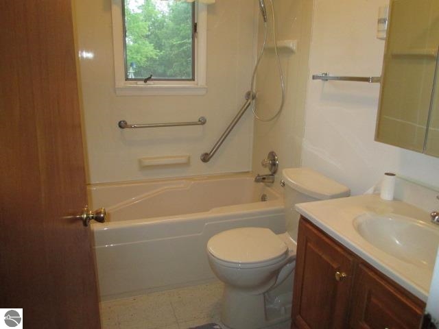 3355 East Rose City Road Lupton, MI 48635 - Photo 14 of 18 1785974-13.JPG