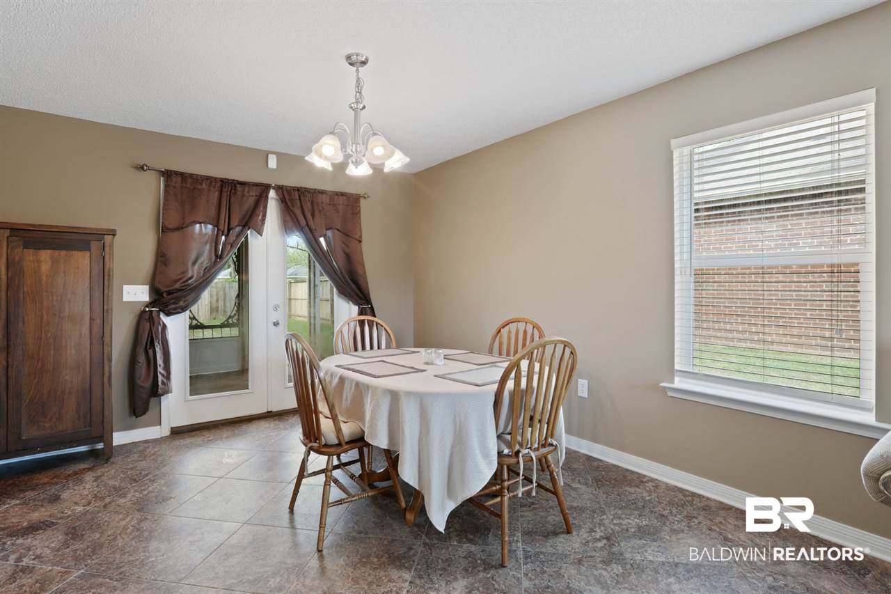 1695 Abbey Loop Foley, AL 36535 - Photo 3 of 11