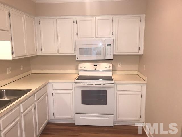 1302 Dylan Heath Court Raleigh, NC 27608 - Photo 5 of 18