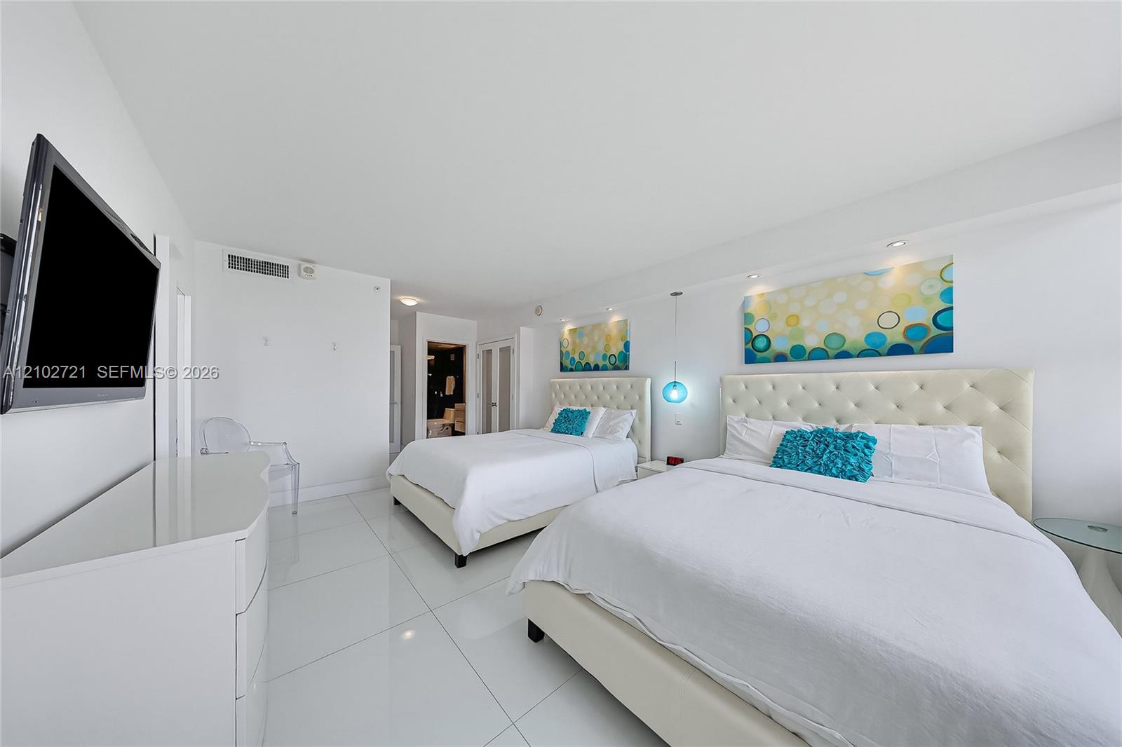 100 Lincoln Road, Unit 1008 Miami Beach, FL 33139 - Photo 8 of 18 Gallery Image 8