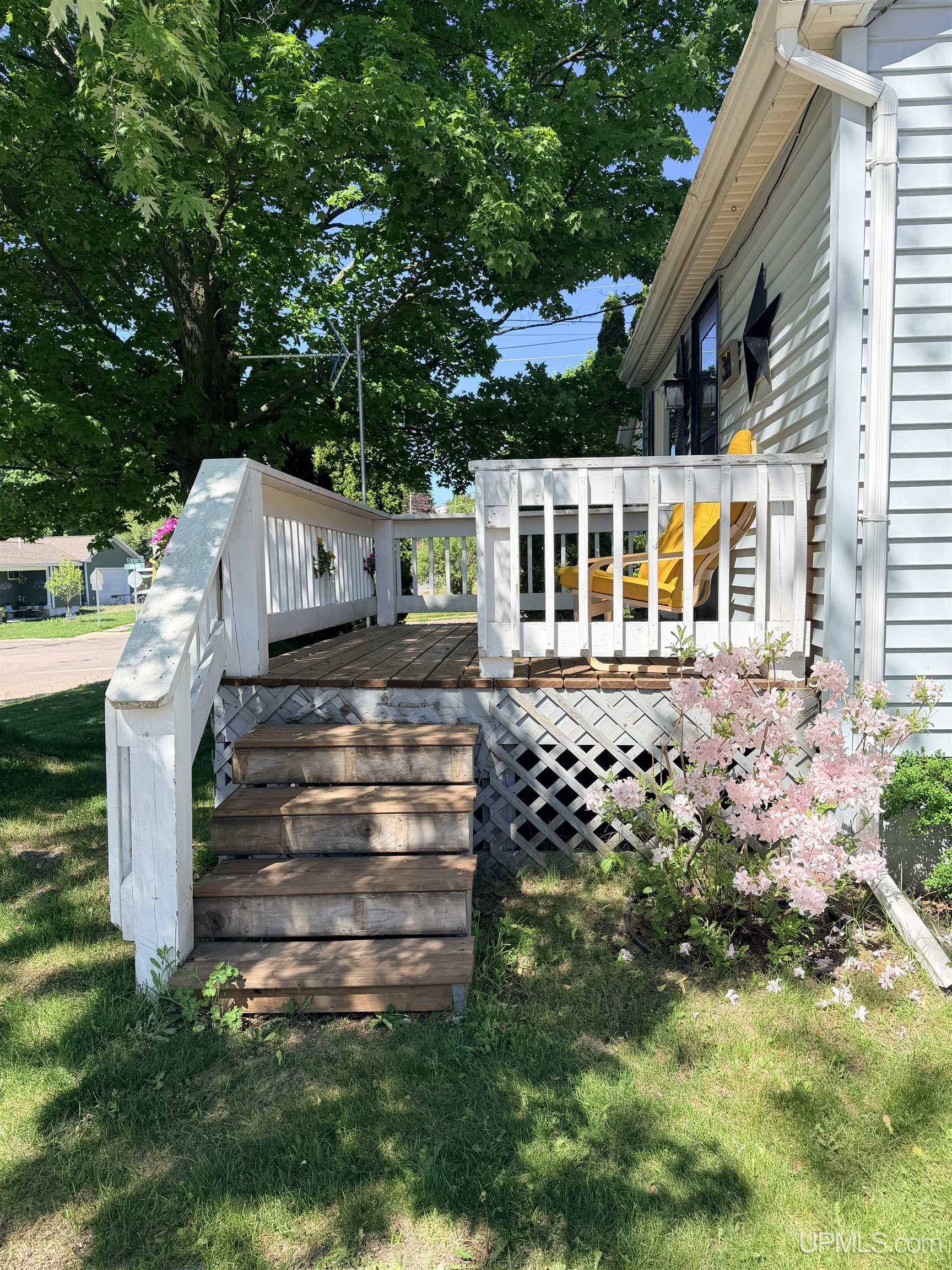 340 Mesnard Street Marquette, MI 49855 - Photo 8 of 36