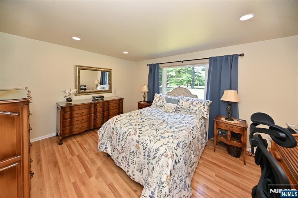 60 Sunset Court Mahwah, NJ 07430 - Photo 13 of 25