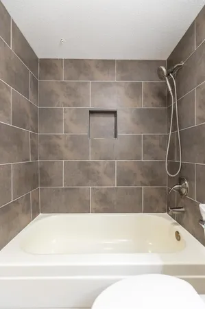 $1,275 | 3900 Woodchase Drive, Unit 132, Houston, TX 77042