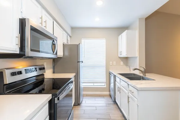 $1,275 | 3900 Woodchase Drive, Unit 132, Houston, TX 77042