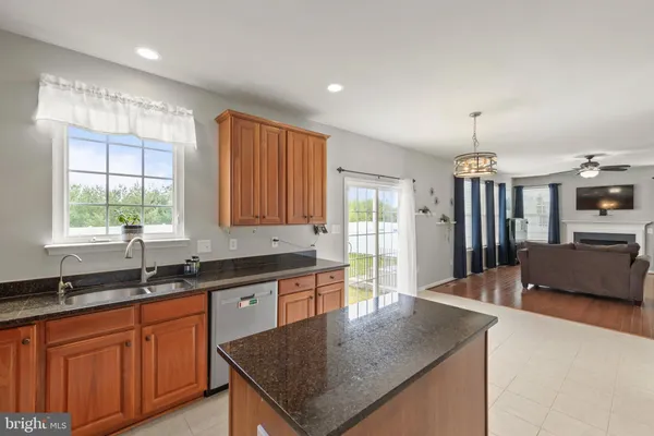 $549,500 | 122 Vincent Drive, Stephens City, VA 22655