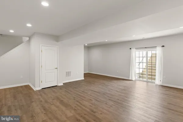 $549,500 | 122 Vincent Drive, Stephens City, VA 22655