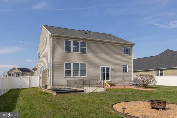 $549,500 | 122 Vincent Drive, Stephens City, VA 22655