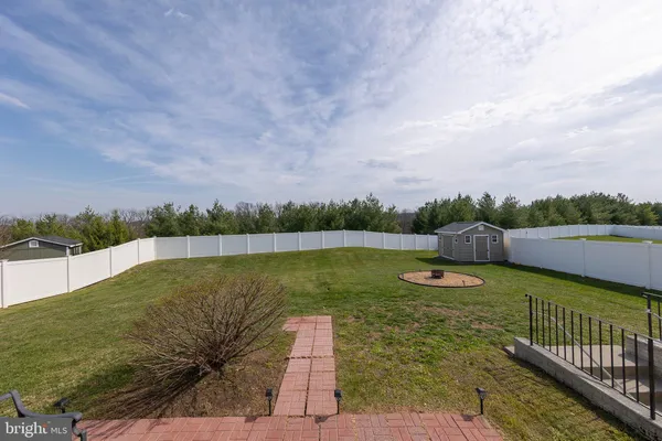 $549,500 | 122 Vincent Drive, Stephens City, VA 22655