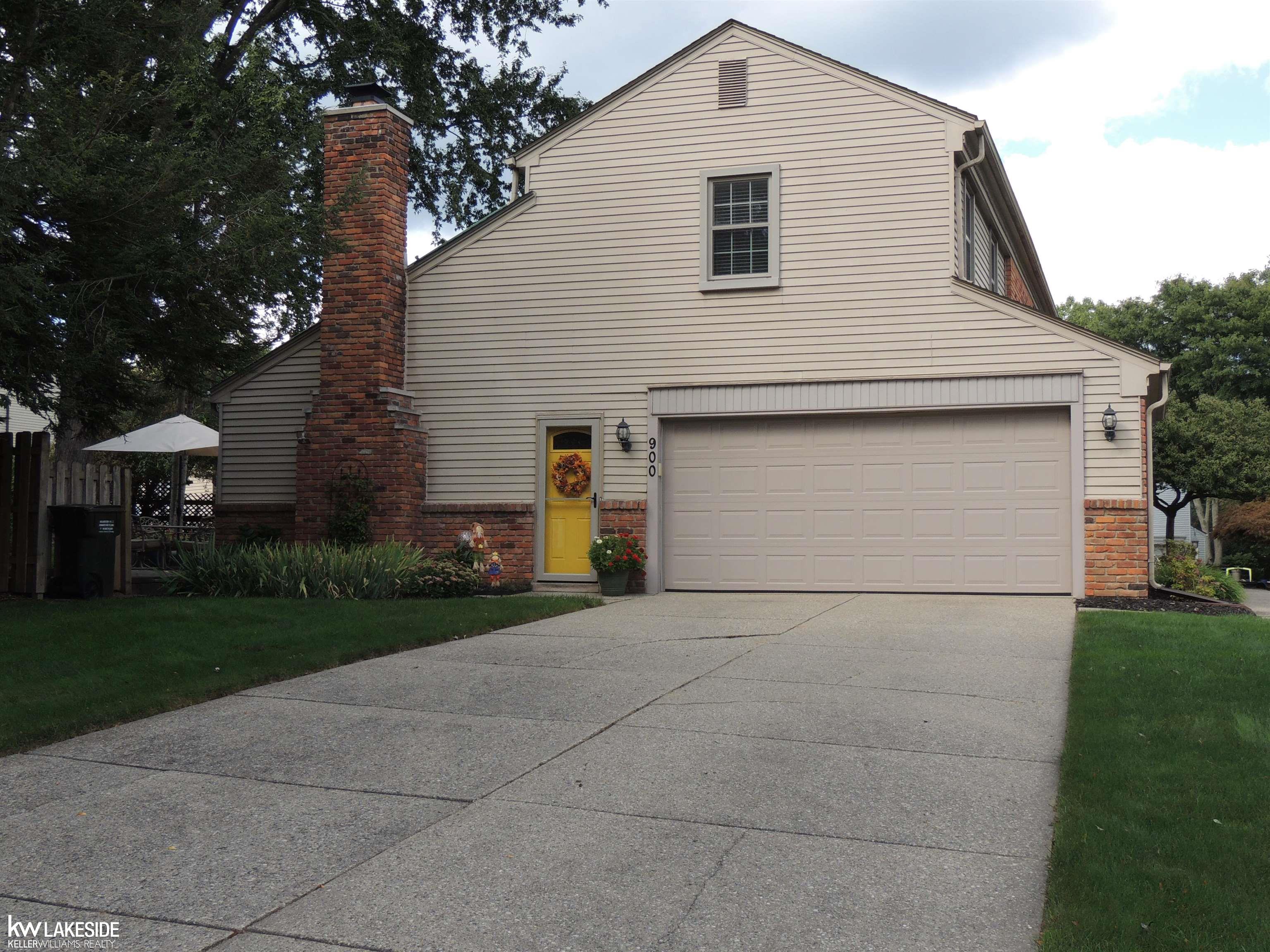 900 Ravine Terrace Drive Rochester, MI 48307 - Photo 4 of 66 50122149-3.JPG