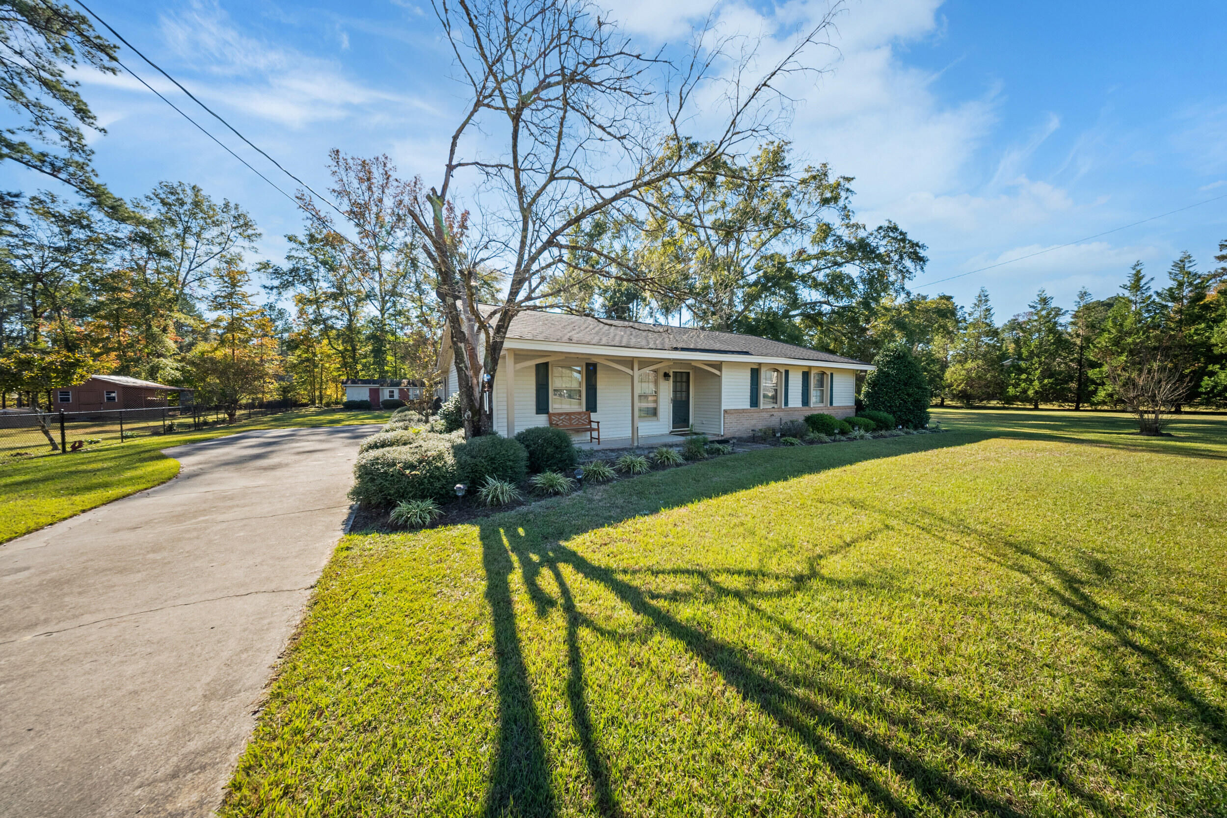 157 State Rd S-5-452 Bamberg, SC 29003 - Photo 3 of 29 157 Charles St front