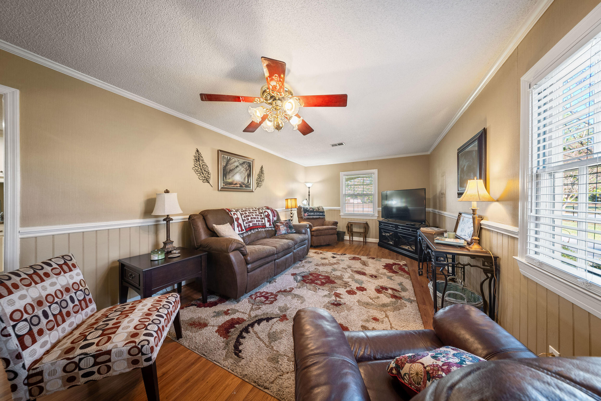 157 State Rd S-5-452 Bamberg, SC 29003 - Photo 5 of 29 157 Charles St family room